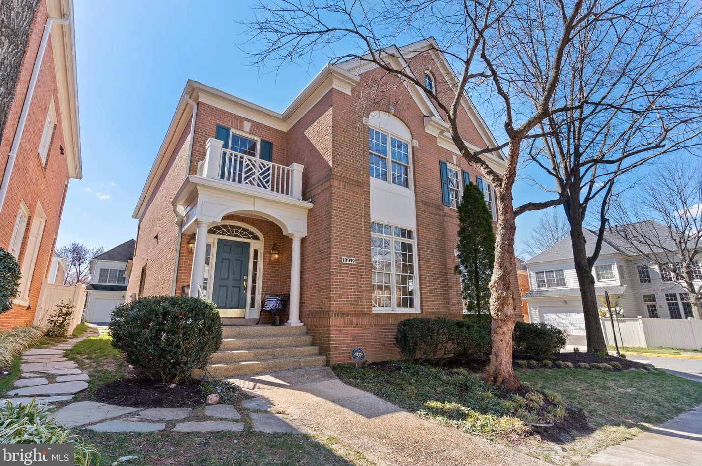 10099 Cover Pl, Fairfax, VA 22030-2494