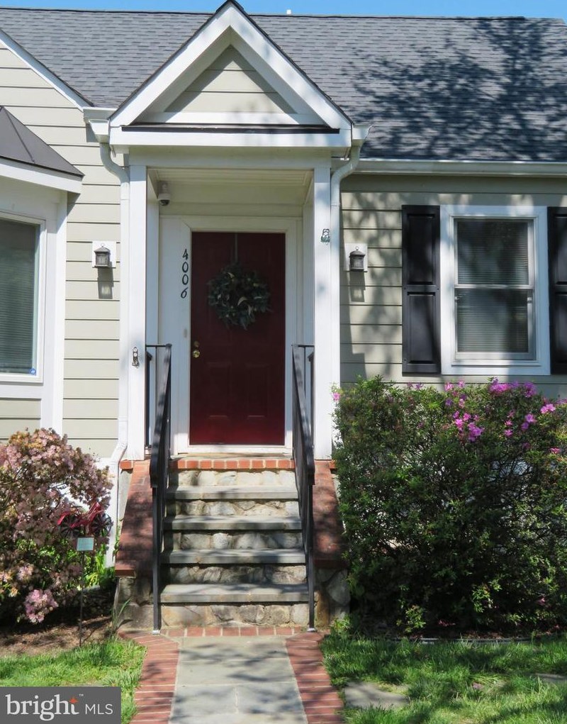4006 Woodland Dr, Fairfax, VA 22030