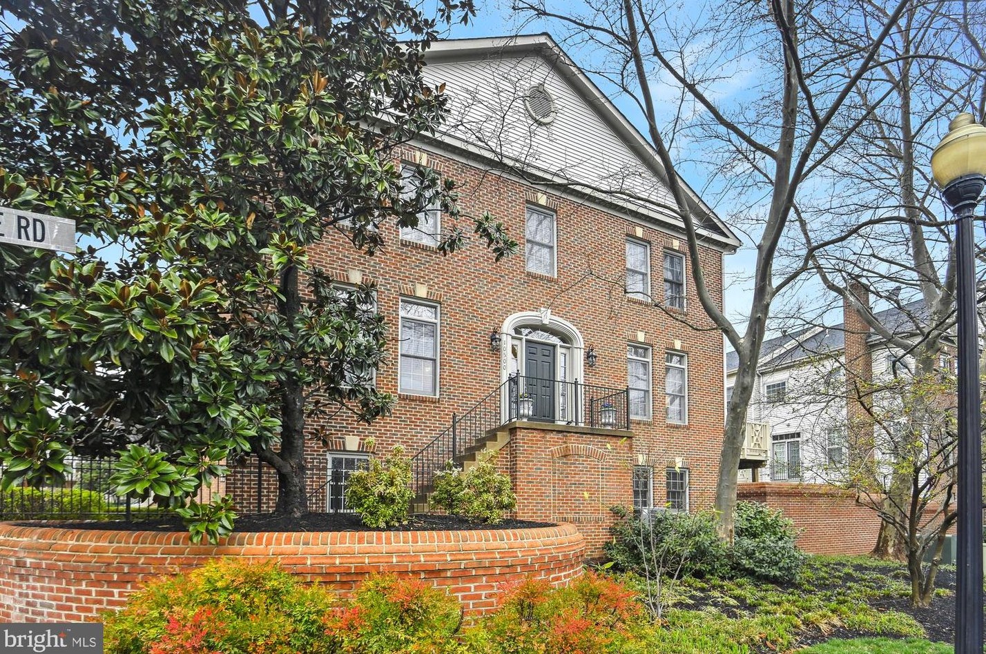 10500 Chancery Ct, Fairfax, VA 22030-8108