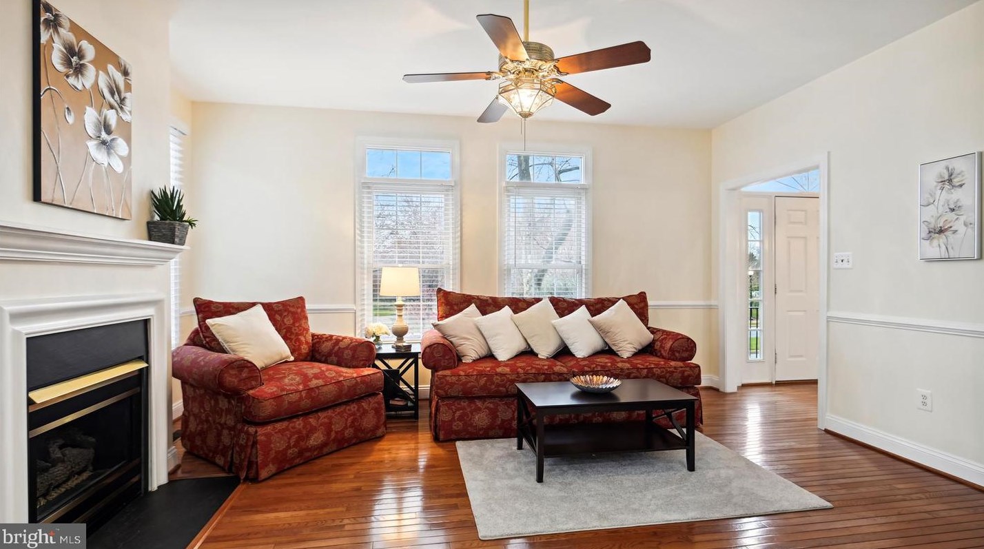 10500 Chancery Ct, Fairfax VA  22030-8108 exterior