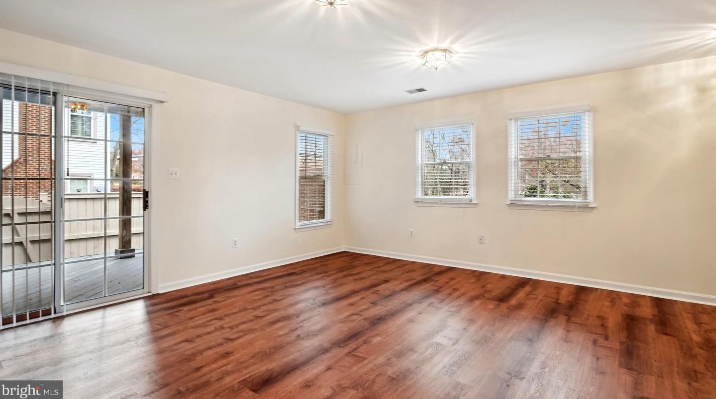 10500 Chancery Ct, Fairfax VA  22030-8108 exterior