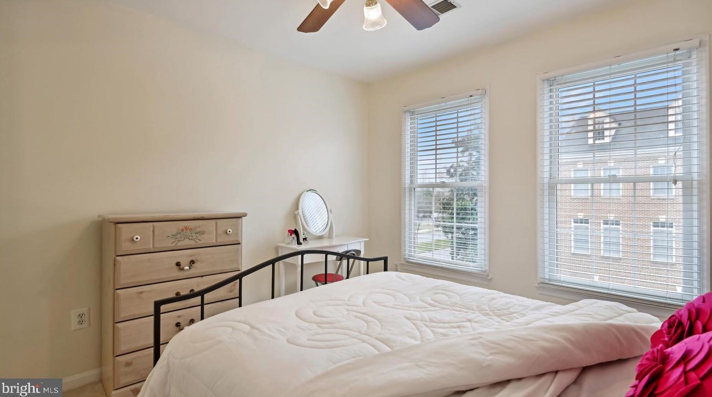 10500 Chancery Ct, Fairfax VA  22030-8108 exterior