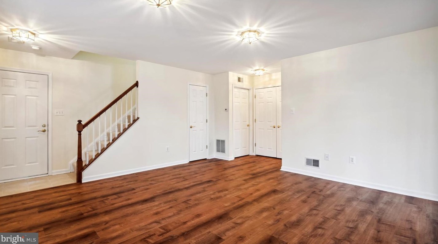 10500 Chancery Ct, Fairfax VA  22030-8108 exterior