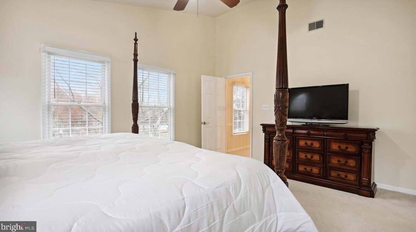 10500 Chancery Ct, Fairfax VA  22030-8108 exterior