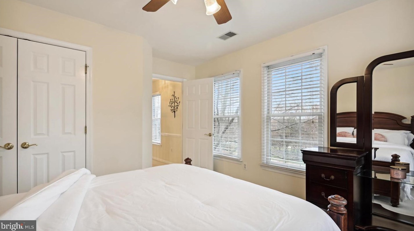 10500 Chancery Ct, Fairfax VA  22030-8108 exterior