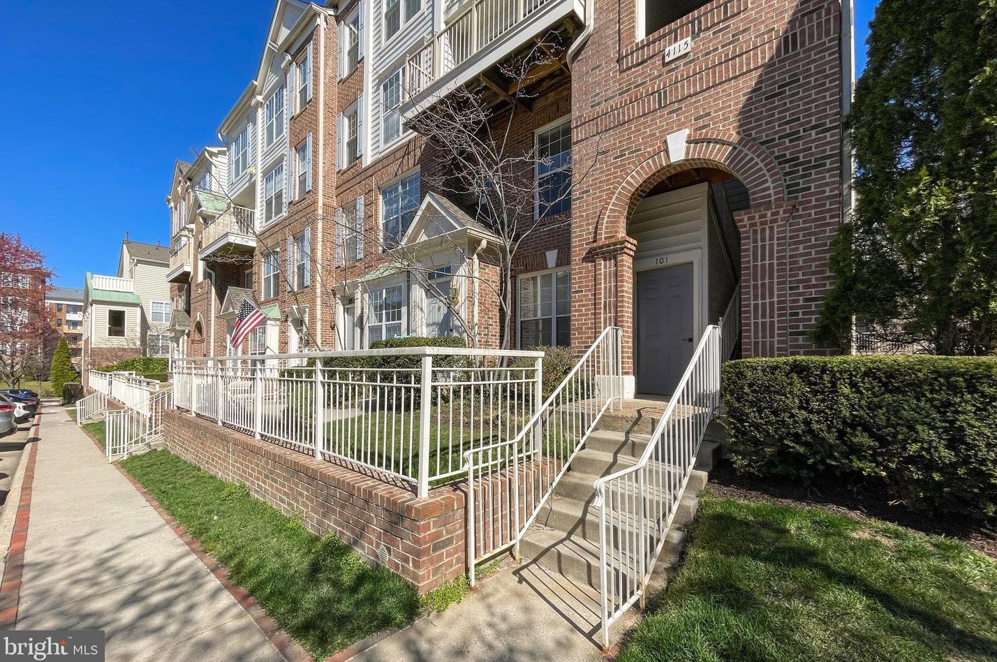 4115 Oxford Ln, Fairfax, VA 22030-3572