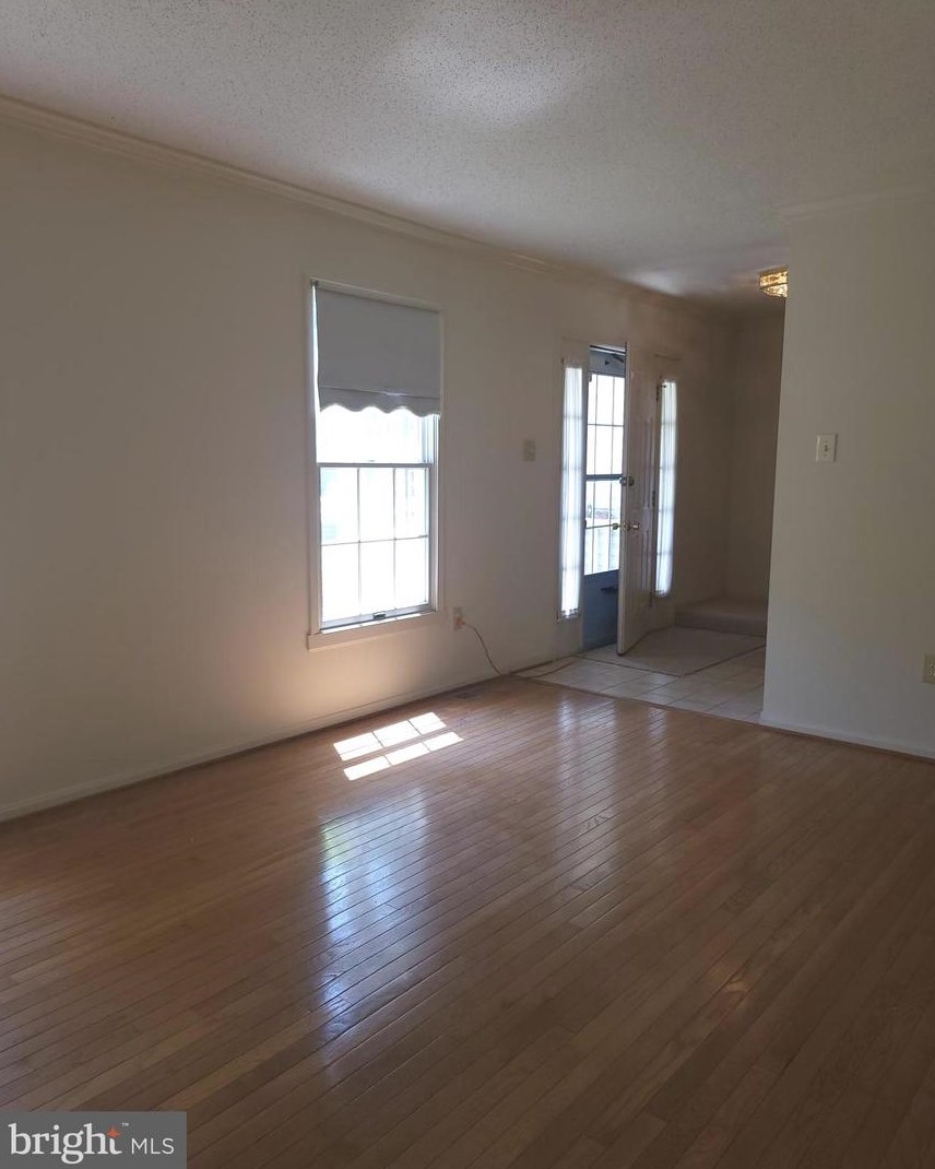 10820 Estate Ct, Fairfax, VA 22030