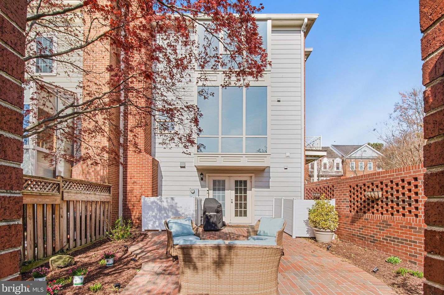 10419 Breckinridge Ln, Fairfax VA  22030-3419 exterior