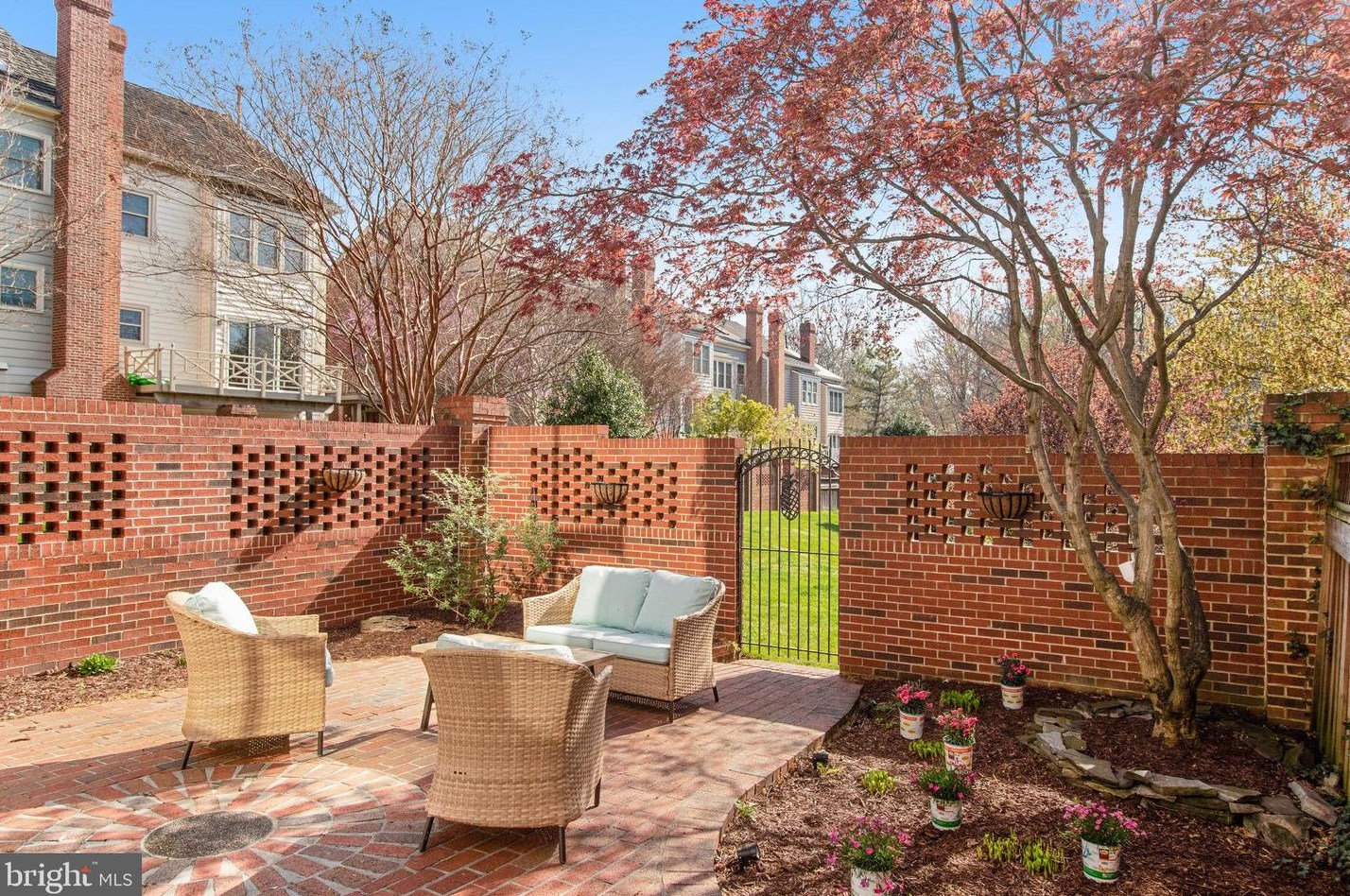 10419 Breckinridge Ln, Fairfax VA  22030-3419 exterior