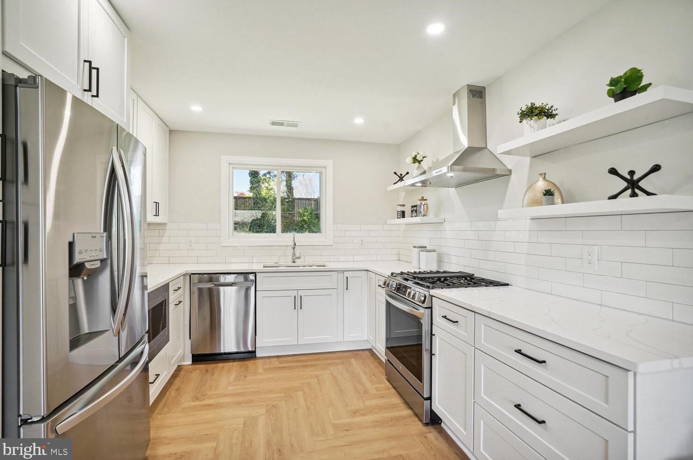 3605 Parklane Rd, Fairfax VA  22030-1828 exterior