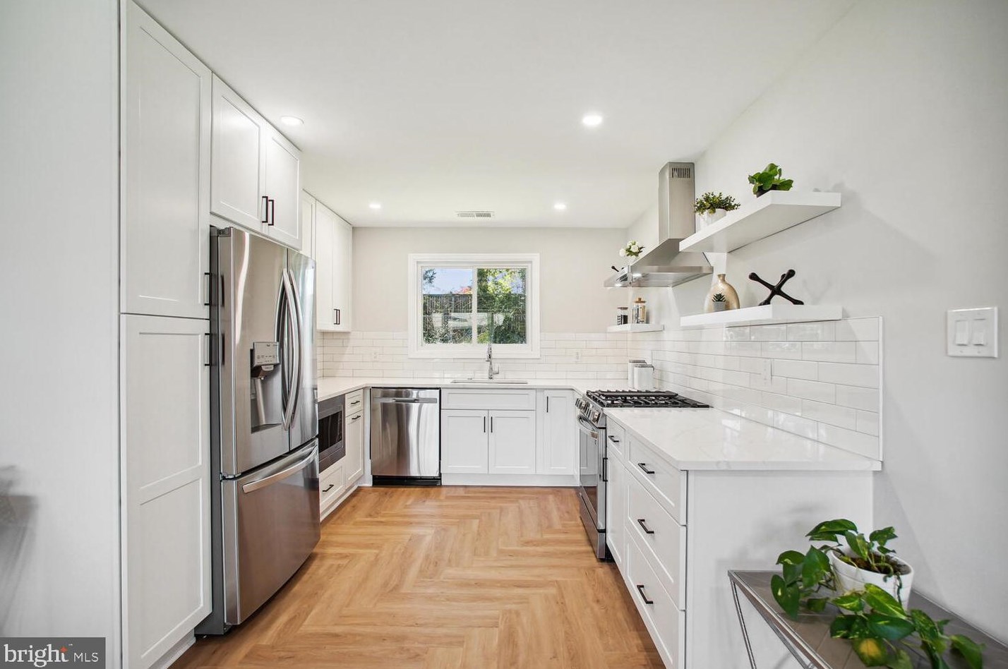 3605 Parklane Rd, Fairfax VA  22030-1828 exterior