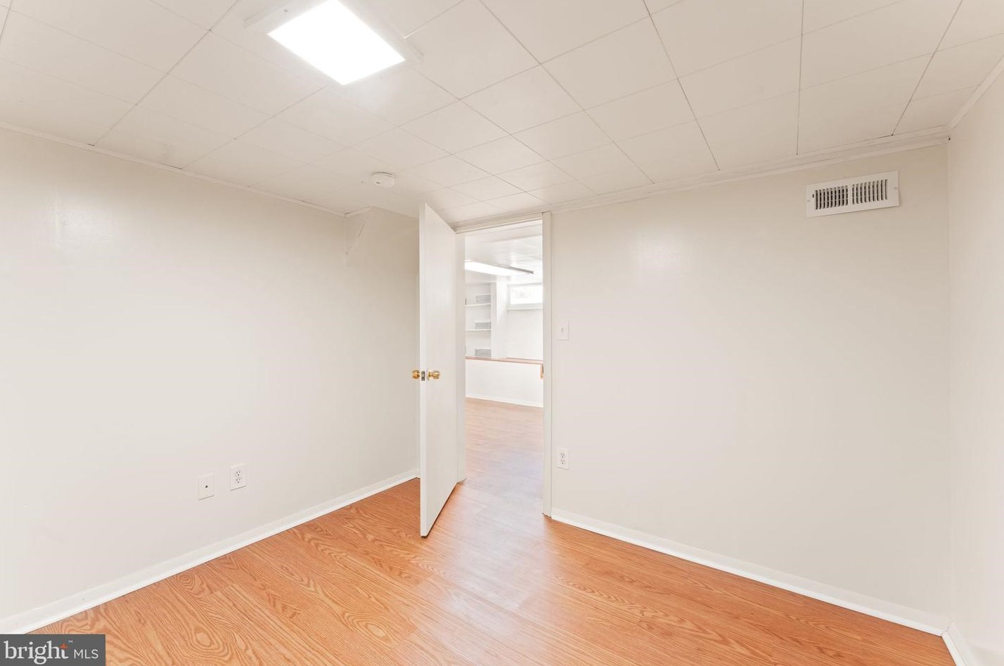 4109 Chestnut St, Fairfax VA  22030-5204 exterior