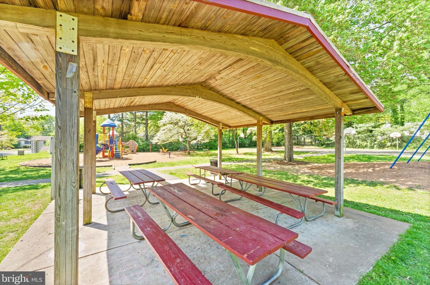 4109 Chestnut St, Fairfax VA  22030-5204 exterior