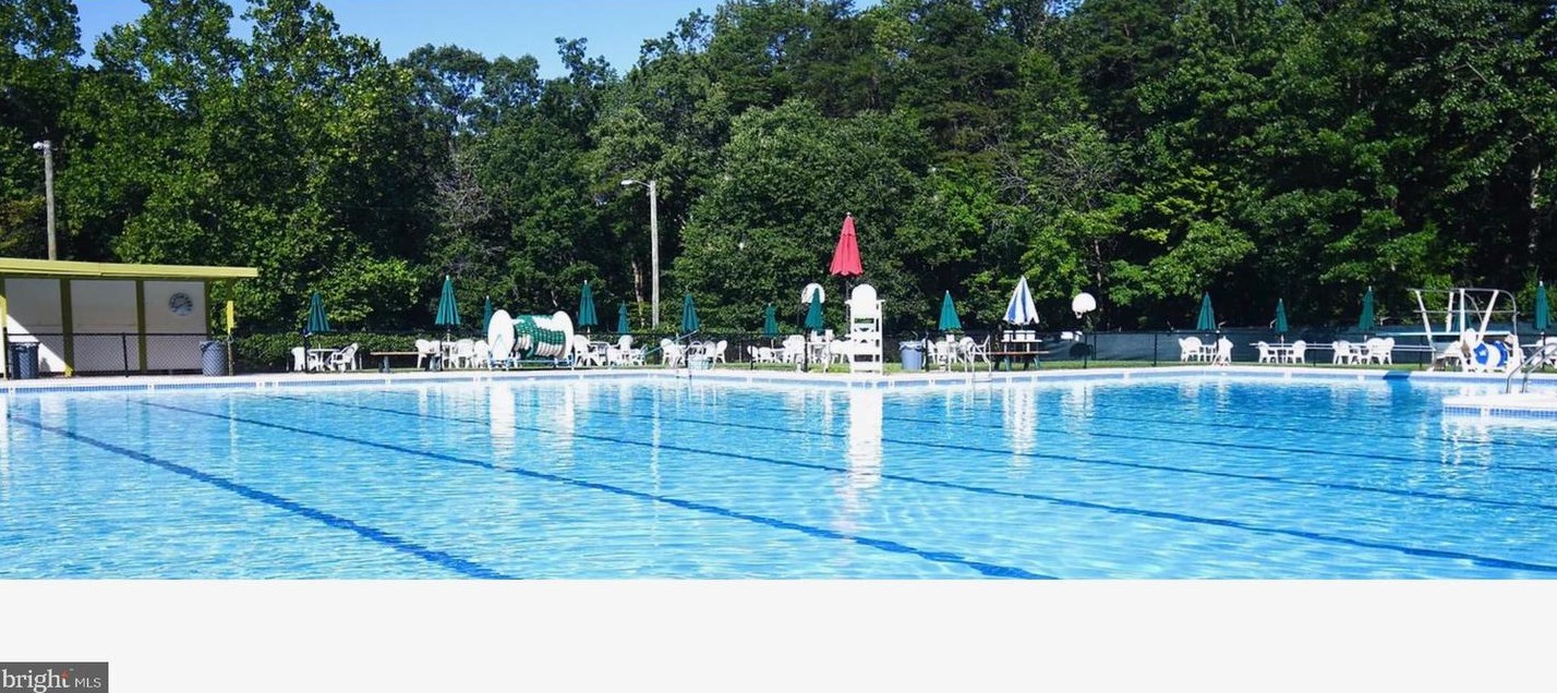 4109 Chestnut St, Fairfax VA  22030-5204 exterior