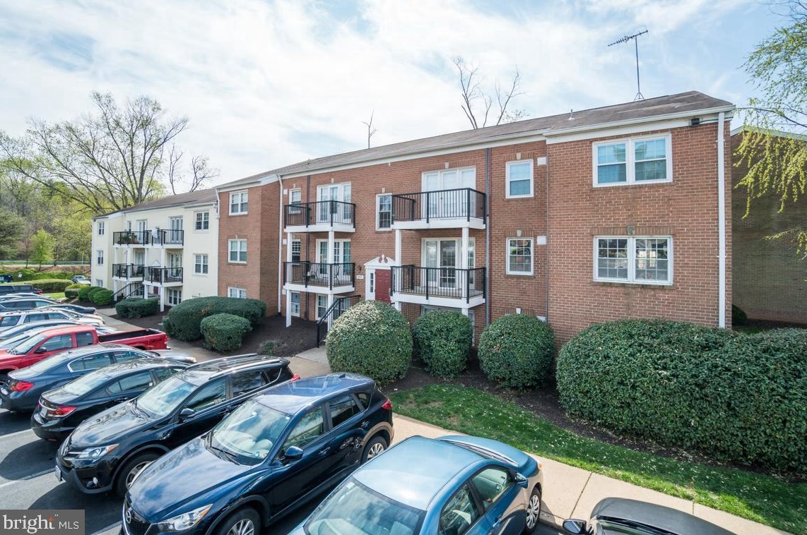 9471 Fairfax Blvd #203, Fairfax, VA 22031