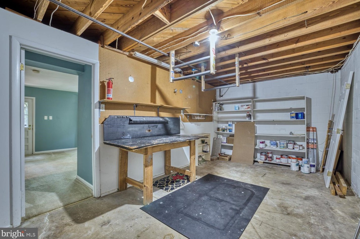 10120 Spring Lake Ter, Fairfax VA  22030-2038 exterior