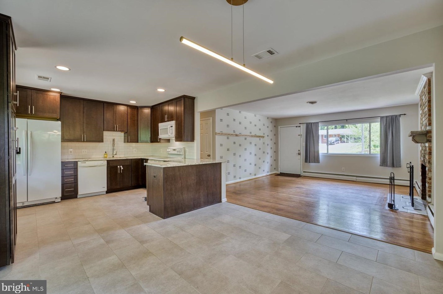 10120 Spring Lake Ter, Fairfax VA  22030-2038 exterior