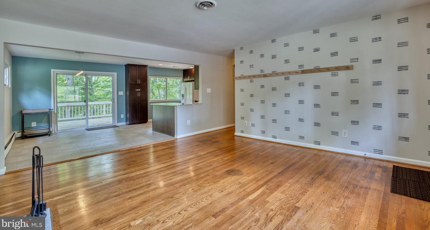 10120 Spring Lake Ter, Fairfax VA  22030-2038 exterior