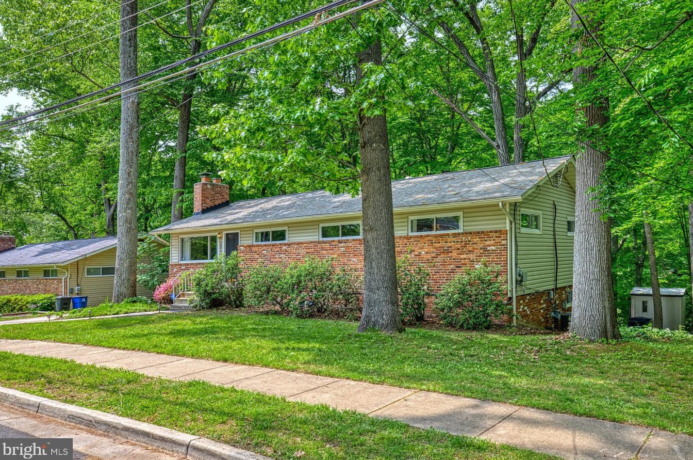 10120 Spring Lake Ter, Fairfax VA  22030-2038 exterior