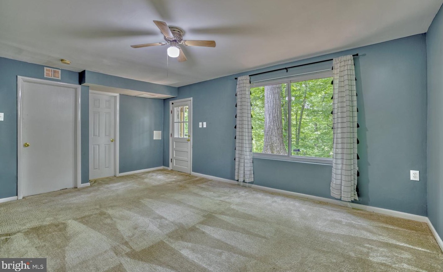 10120 Spring Lake Ter, Fairfax VA  22030-2038 exterior