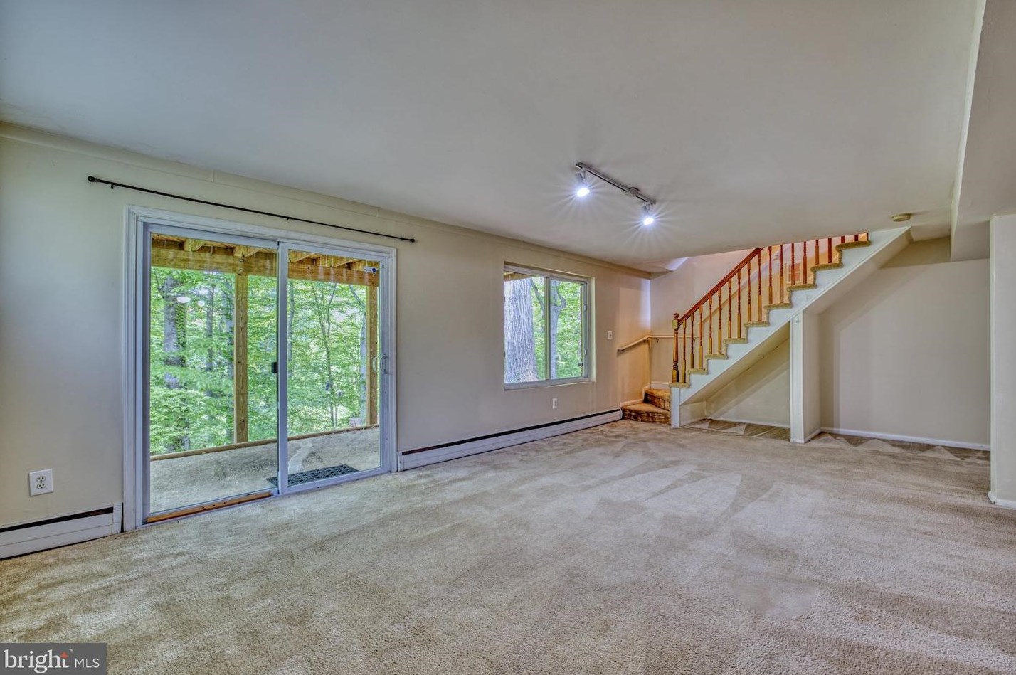 10120 Spring Lake Ter, Fairfax VA  22030-2038 exterior