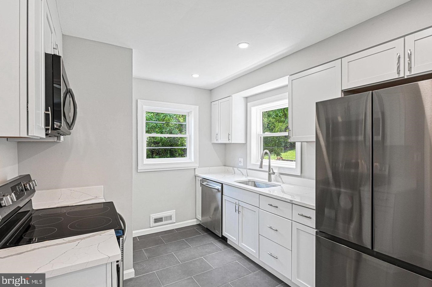 3733 Richard Ave, Fairfax, VA 22031