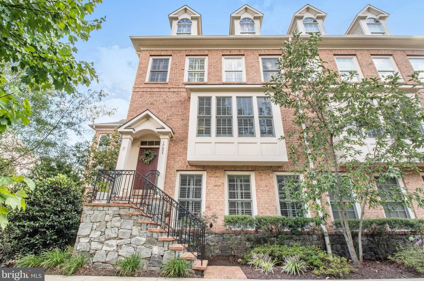 10605 Yorktown Dr, Fairfax, VA 22030