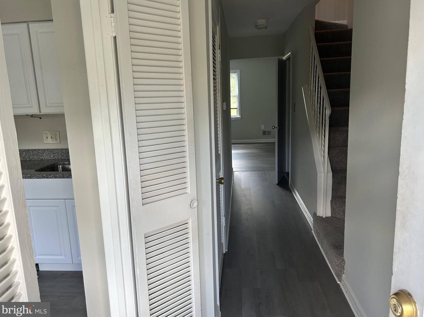4120 Sideburn Rd, Fairfax, VA 22030