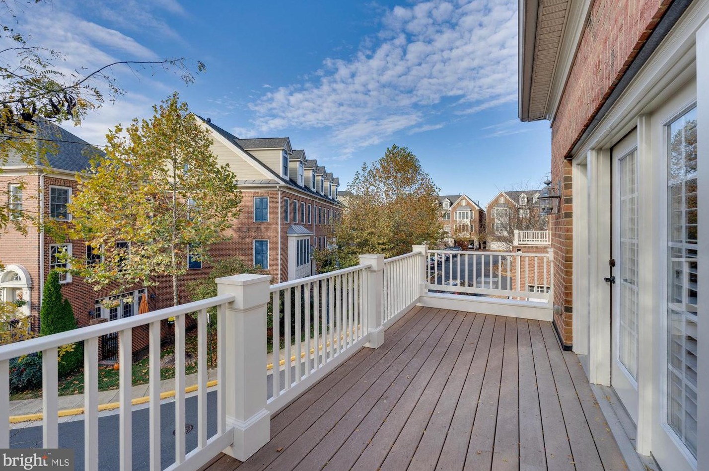10661 Main St, Fairfax, VA 22030-3808