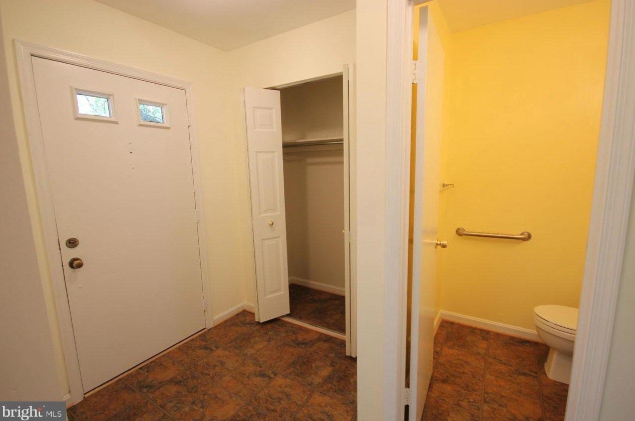 3920 Bradwater St, Fairfax, VA 22031