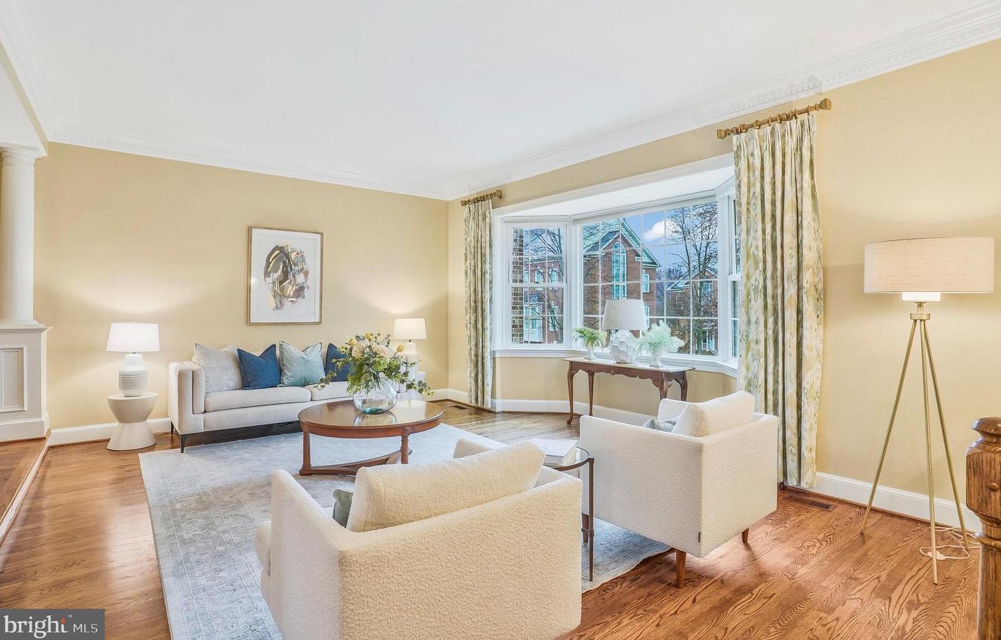 10424 Breckinridge Ln, Fairfax, VA 22030