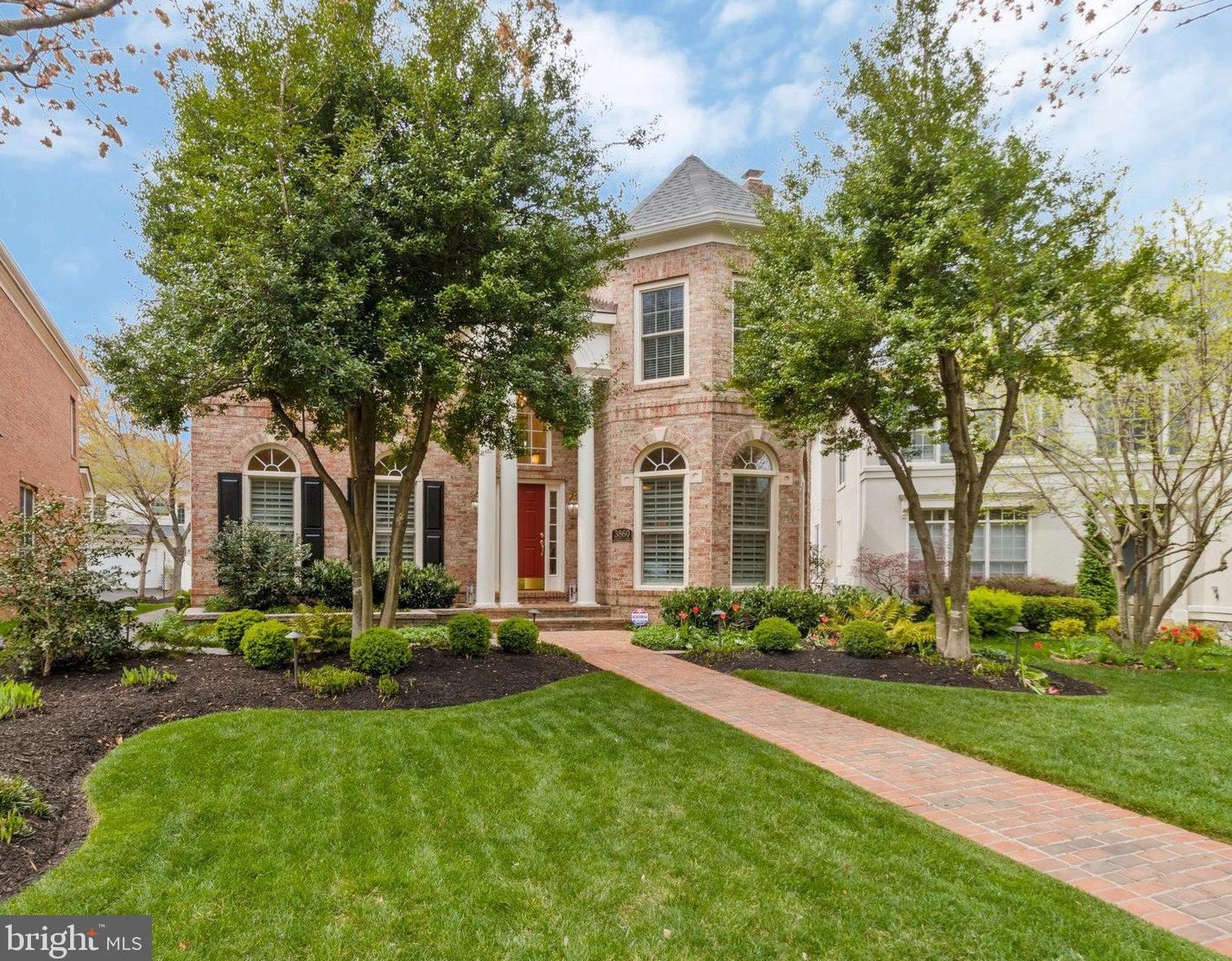 3860 Farrcroft Dr, Fairfax, VA 22030