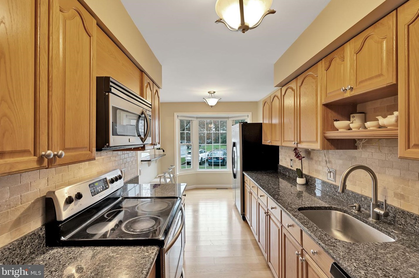 10545 Assembly Dr, Fairfax VA  22030-2701 exterior