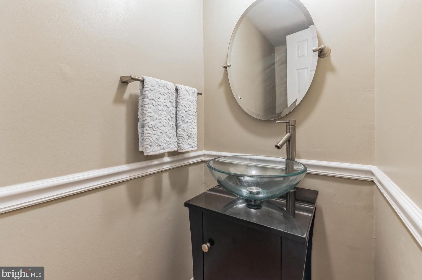 10545 Assembly Dr, Fairfax VA  22030-2701 exterior