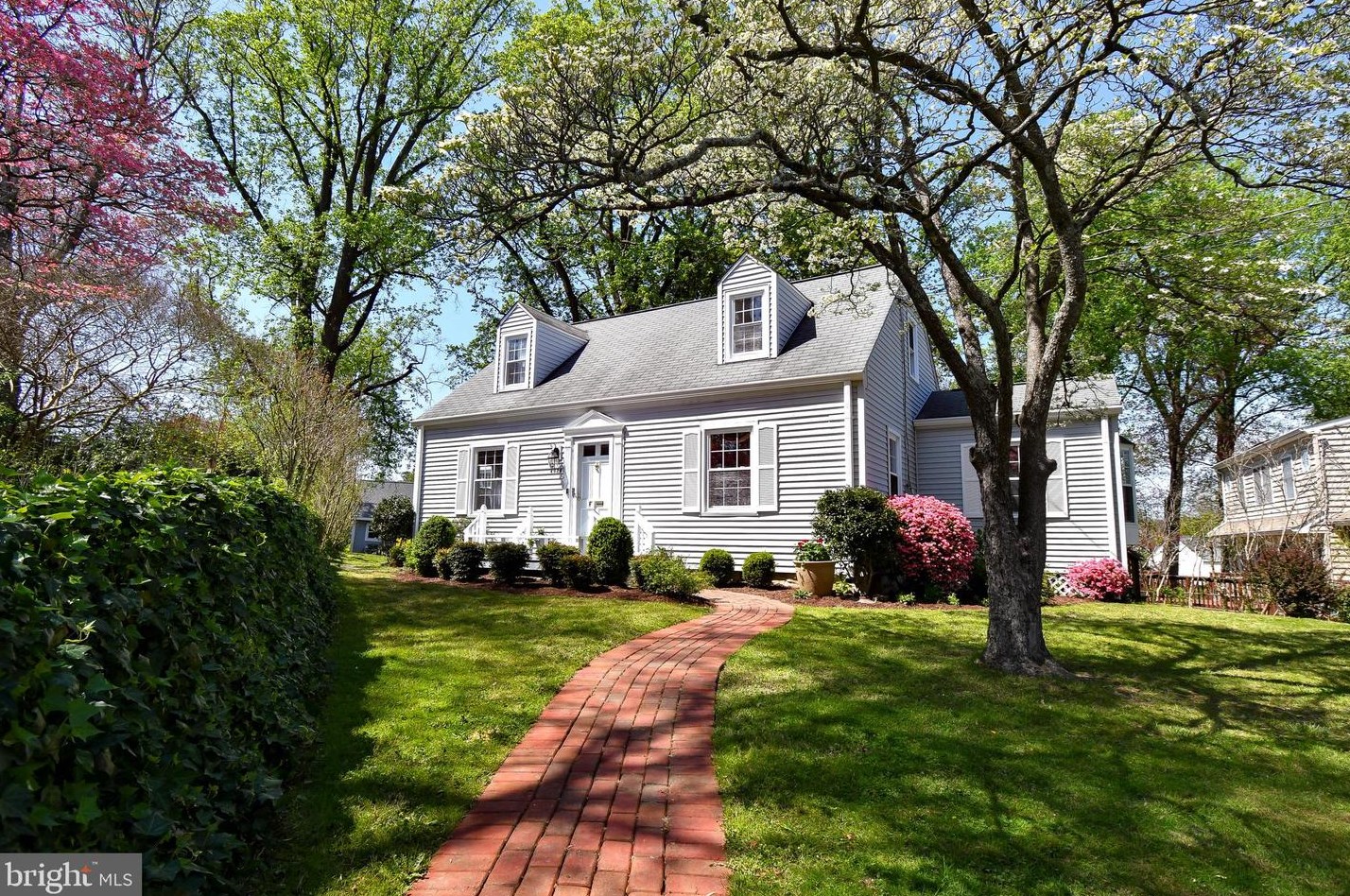 4026 Hallman St, Fairfax, VA 22030-5214