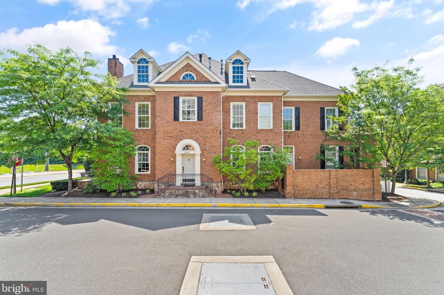 10667 Main St, Fairfax, VA 22030