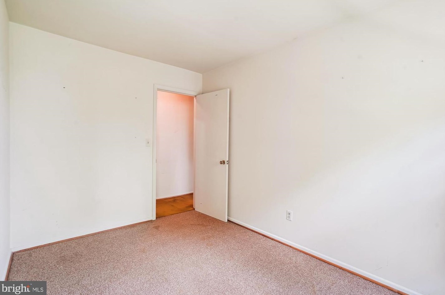 10517 Assembly Dr, Fairfax VA  22030-2701 exterior