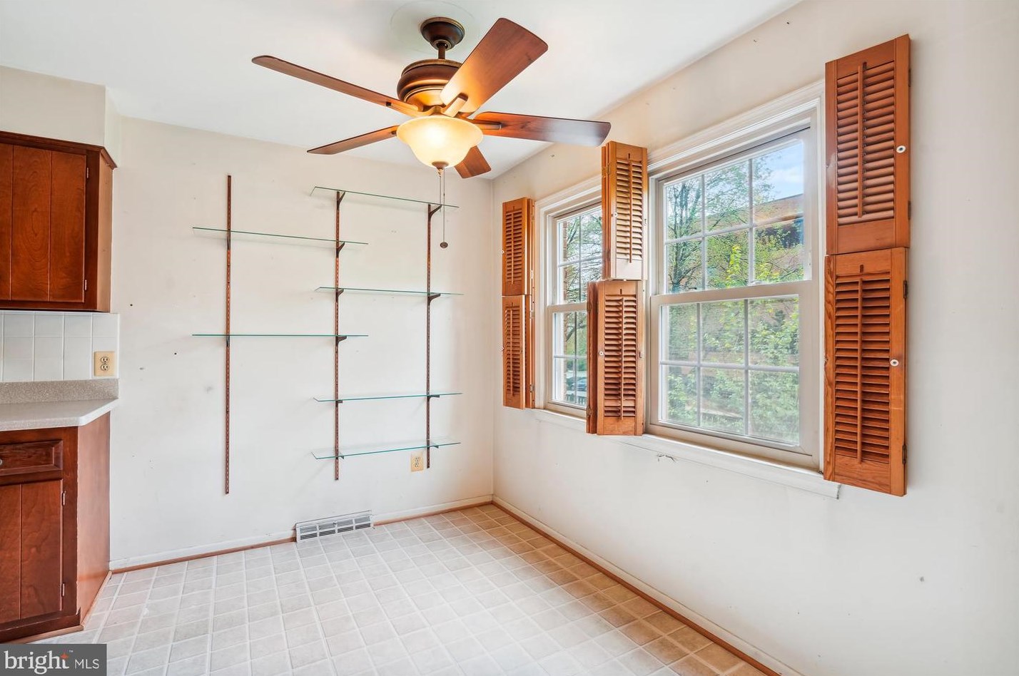 10517 Assembly Dr, Fairfax VA  22030-2701 exterior