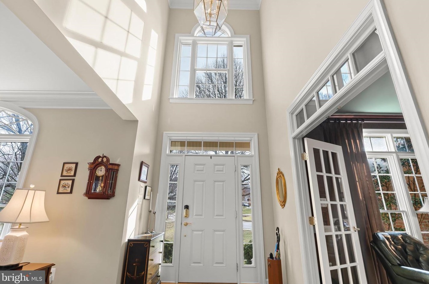 3828 Farr Oak Cir, Fairfax, VA 22030-2437