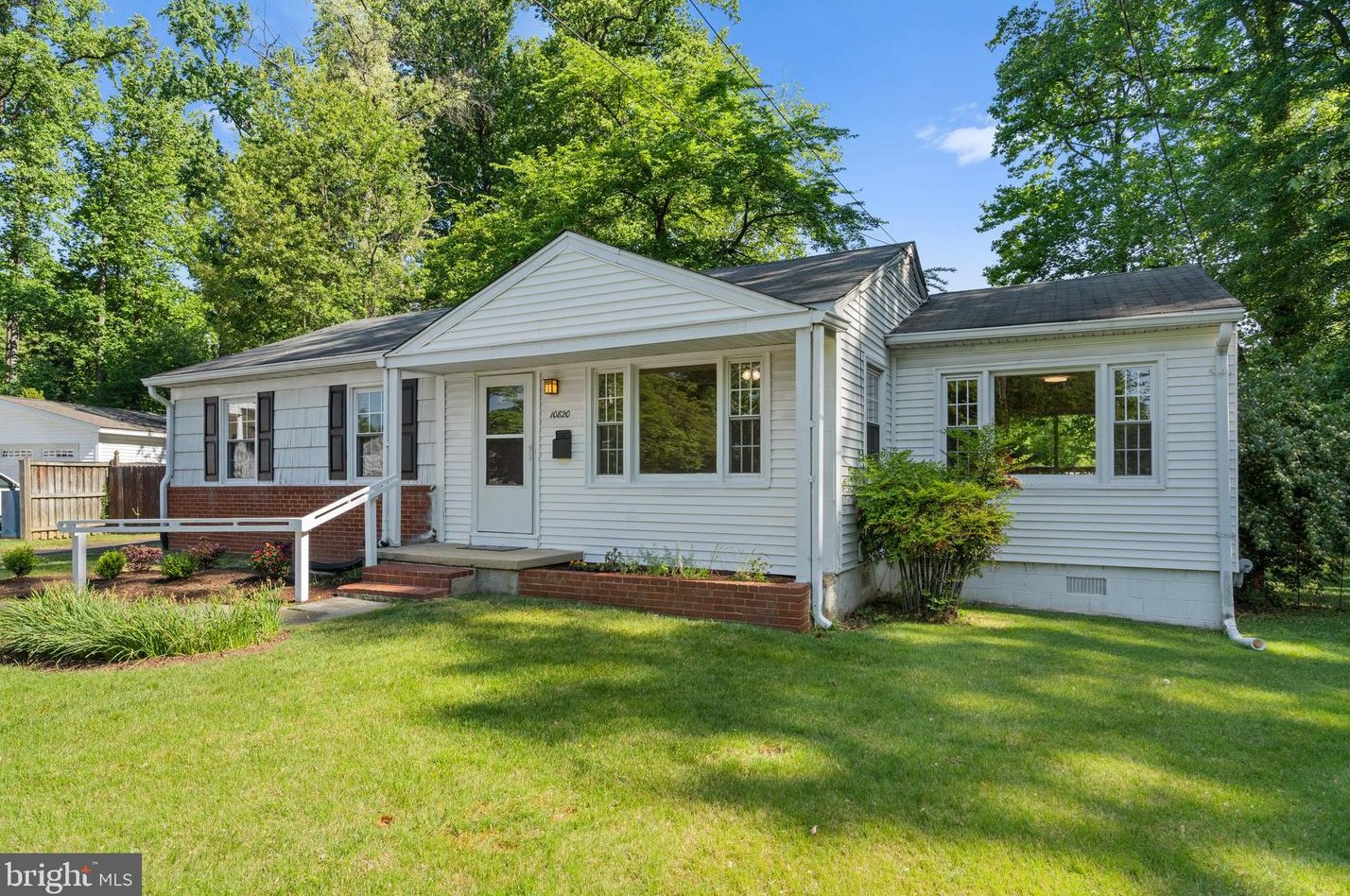 10820 Woodhaven Ct, Fairfax, VA 22030
