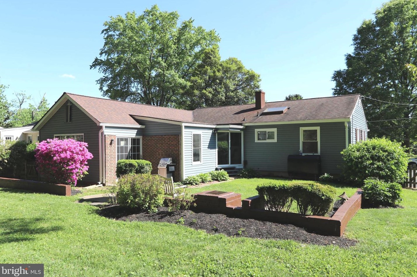 10834 Woodhaven Dr, Fairfax, VA 22030