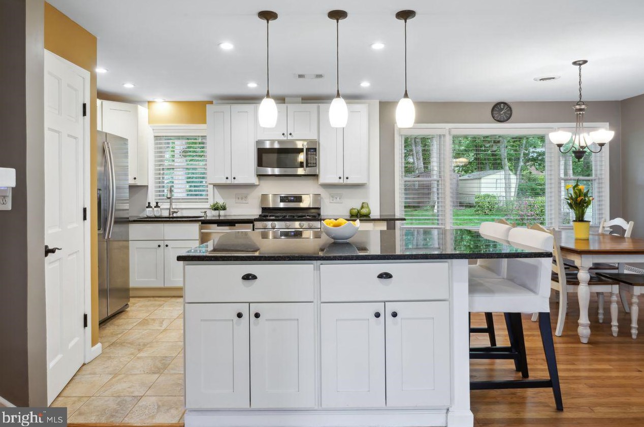 4201 Sideburn Rd, Fairfax, VA 22030