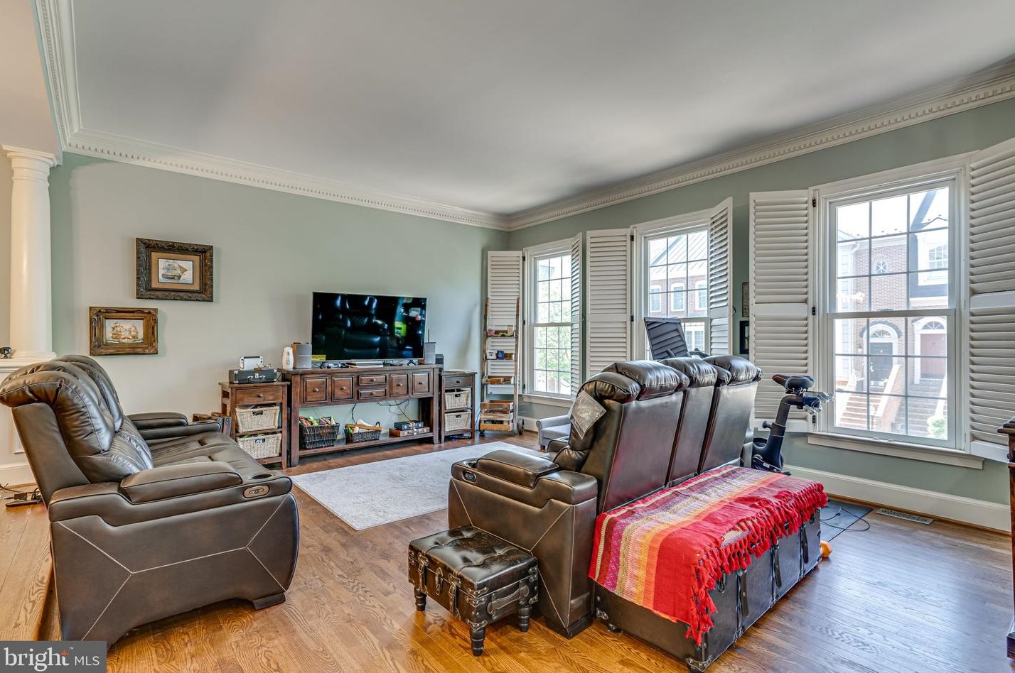 10468 Breckinridge Ln, Fairfax, VA 22030