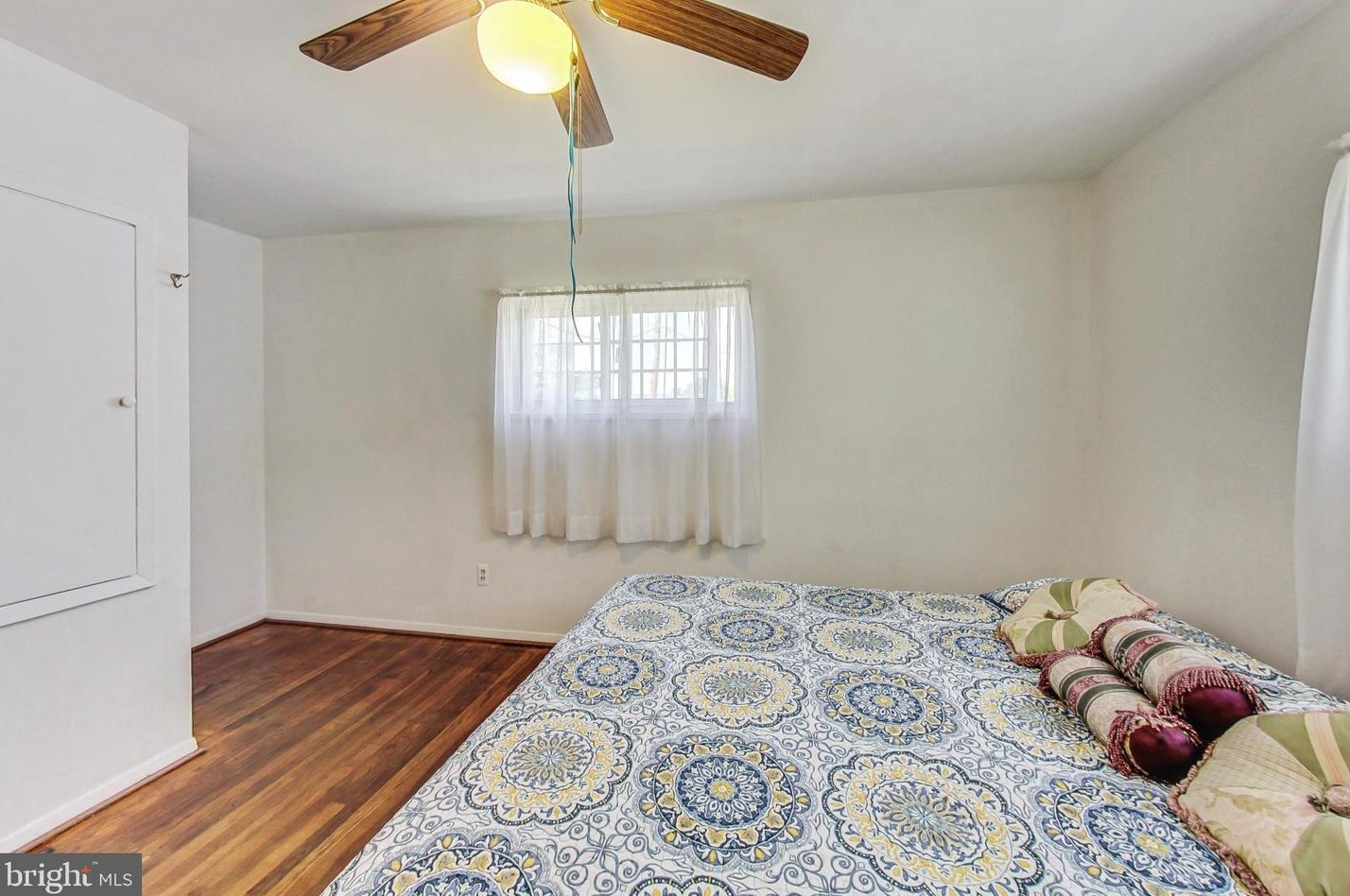 10639 Maple St, Fairfax, VA 22030-5145