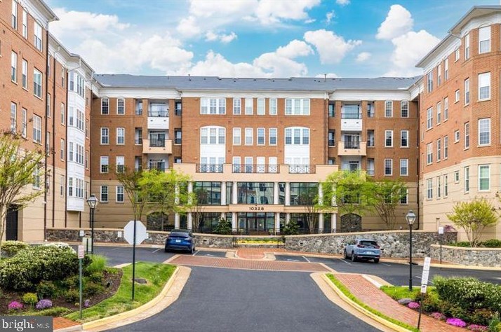 10328 Sager Ave #112, Fairfax, VA 22030