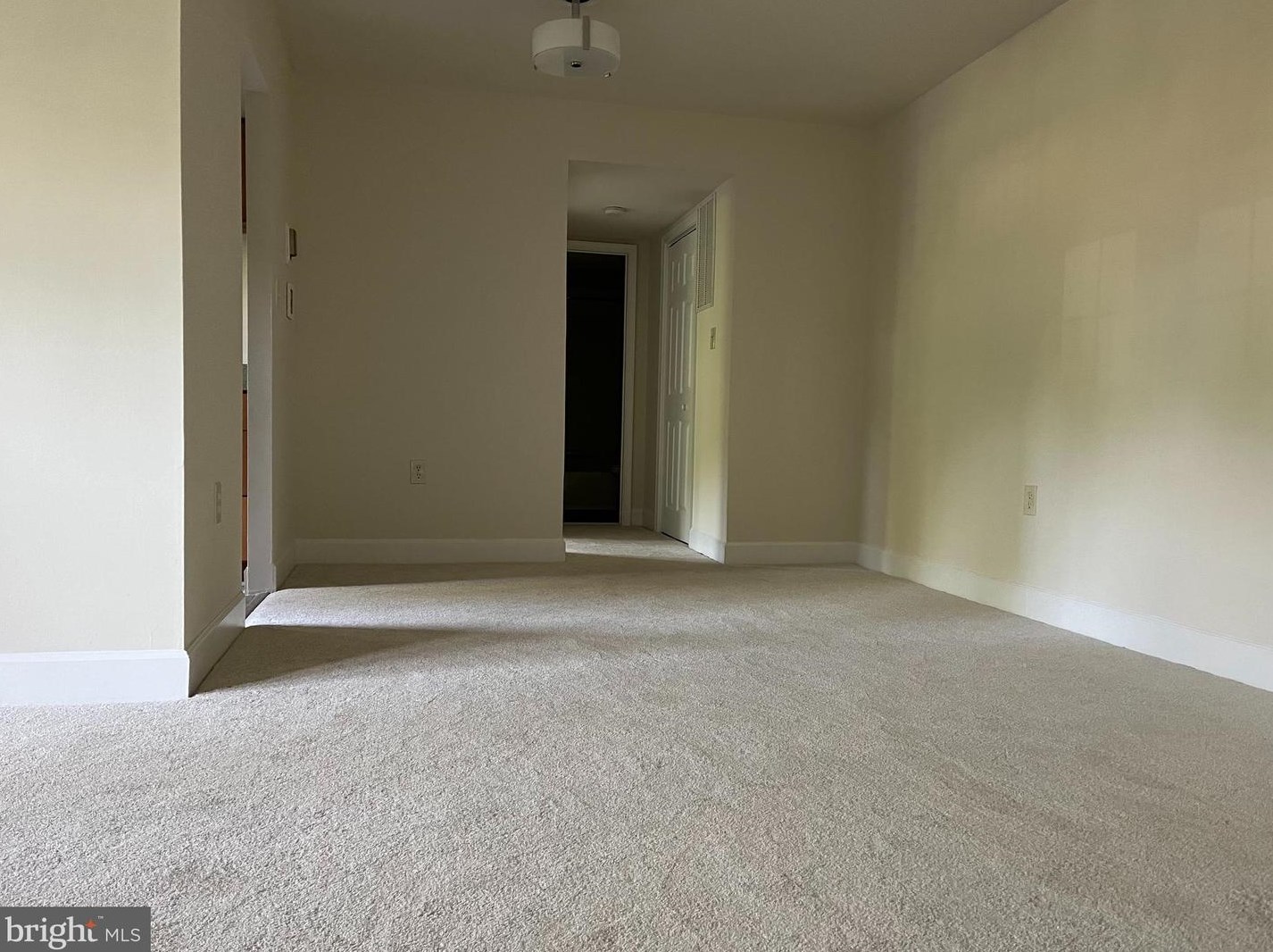 9491 Fairfax Blvd Apt 101, Fairfax, VA 22031