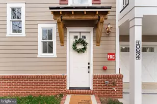 10634 Pocket Pl, Fairfax, VA 22030 - Photo 4