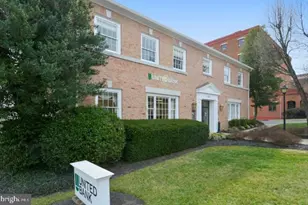 4021 University Dr, Fairfax, VA 22030 - Photo 1