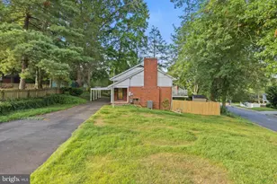 10913 Byrd Dr, Fairfax, VA 22030 - Photo 2