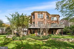 10121 Ratcliffe Manor Dr, Fairfax, VA 22030 - Photo 4